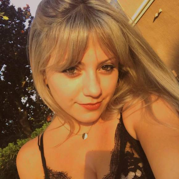 Meet your Posher, Amber tiffany - Picture 1 of 1